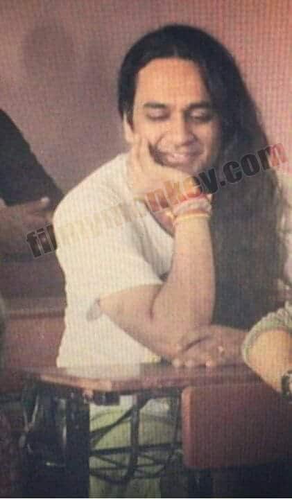 Why is he posing like this here in this picture, is a mystery for us though! Didn't you just love the unseen avatars of Vikas? Or are you shocked? Do write whatever you have in mind after seeing these pics...Below in Comments column!