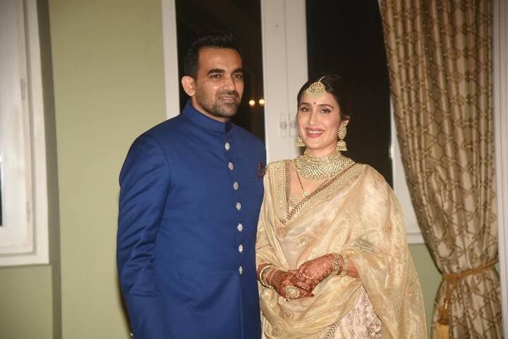 Zaheer looked handsome in a blue bandhgala kurta, while Sagarika was looking gorgeous in an ivory and gold Sabyasachi lehenga. (Photo: Manav Manglani)