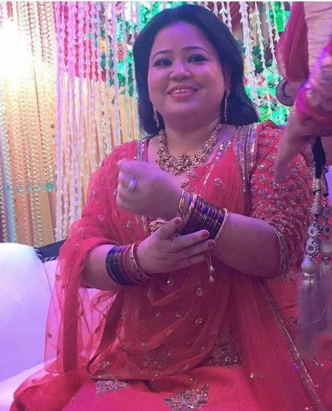 The popular comedian Bharti looked beautiful and happy at her bangle ceremony which was attended by TV celebs such as Anita Hassanandani, Adaa Khan, Mahhi Vijj among others. (Photo: Instagram)