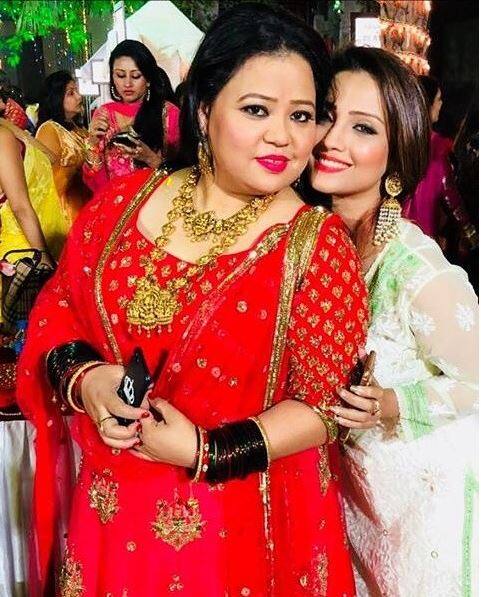 Adaa Khan with soon-to-be-bride Bharti at her bangle ceremony. (Photo: Instagram)