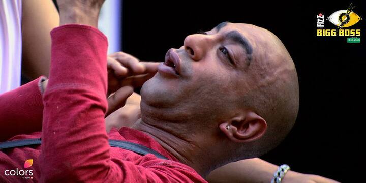 From using garlic on Akash’s face (the rapper is allergic to garlic) , to trimming Luv’s hair, Shilpa will behave like daanav's & will harass the opponents in the task. (Photo: Colors)