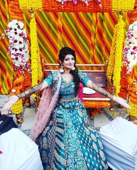 Akanksha Jindal posted this pic from her mehendi ceremony looking super gorgeous on Instagram with the caption, 