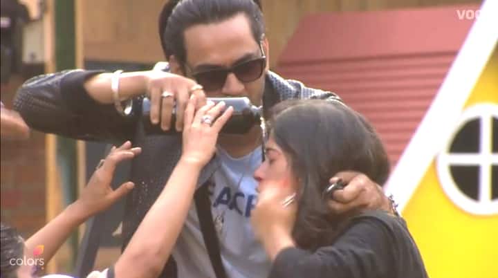 Whereas Vikas is being loved by the viewers for being a good soul and is known as the 'mastermind' of 'Bigg Boss 11' house. (Photo: Colors)