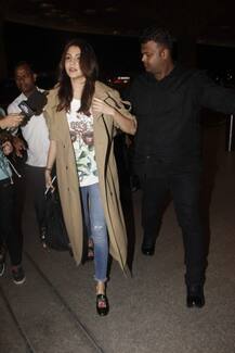 #VirushkaWedding! SEE PICS: Anushka Sharma flies to Italy with her mom-dad, brother and family pandit ; All set to get married to Virat Kohli?