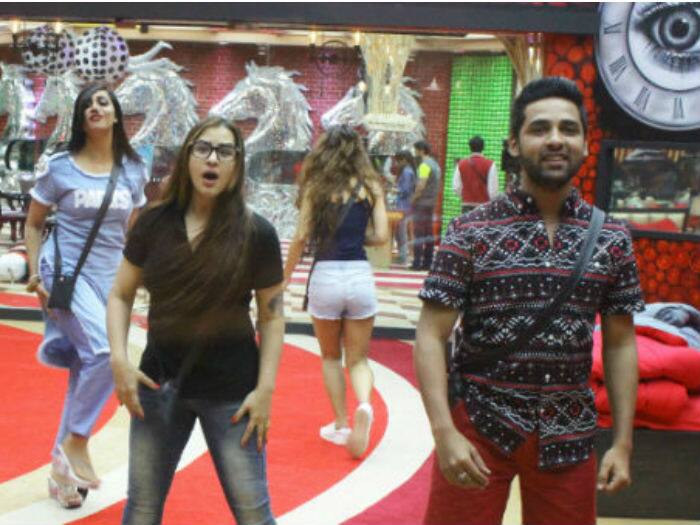 And tonight it will be revealed that who is going to leave the Bigg Boss 11 house this weekend?