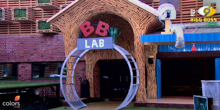 For the task, the contestants are divided into two teams. Vikas Gupta, Arshi Khan, Luv Tyagi & Shilpa Shinde are one team. On the other hand, Hiten Tejwani, Hina Khan, Priyank Sharma and Akash Dadlani are in second team. Puneesh Sharma is the ‘sanchalak’ of the task. (Photo: Colors)