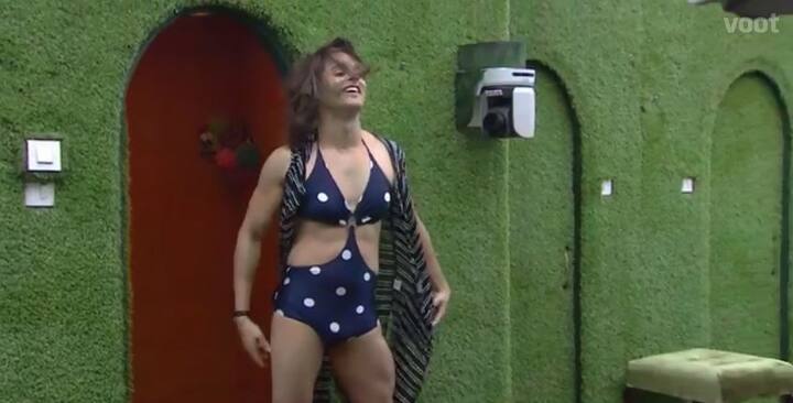 Even show's hot hunk Priyank Sharma will be seen in a swimsuit donning long hair for the task. (Photo: Colors)