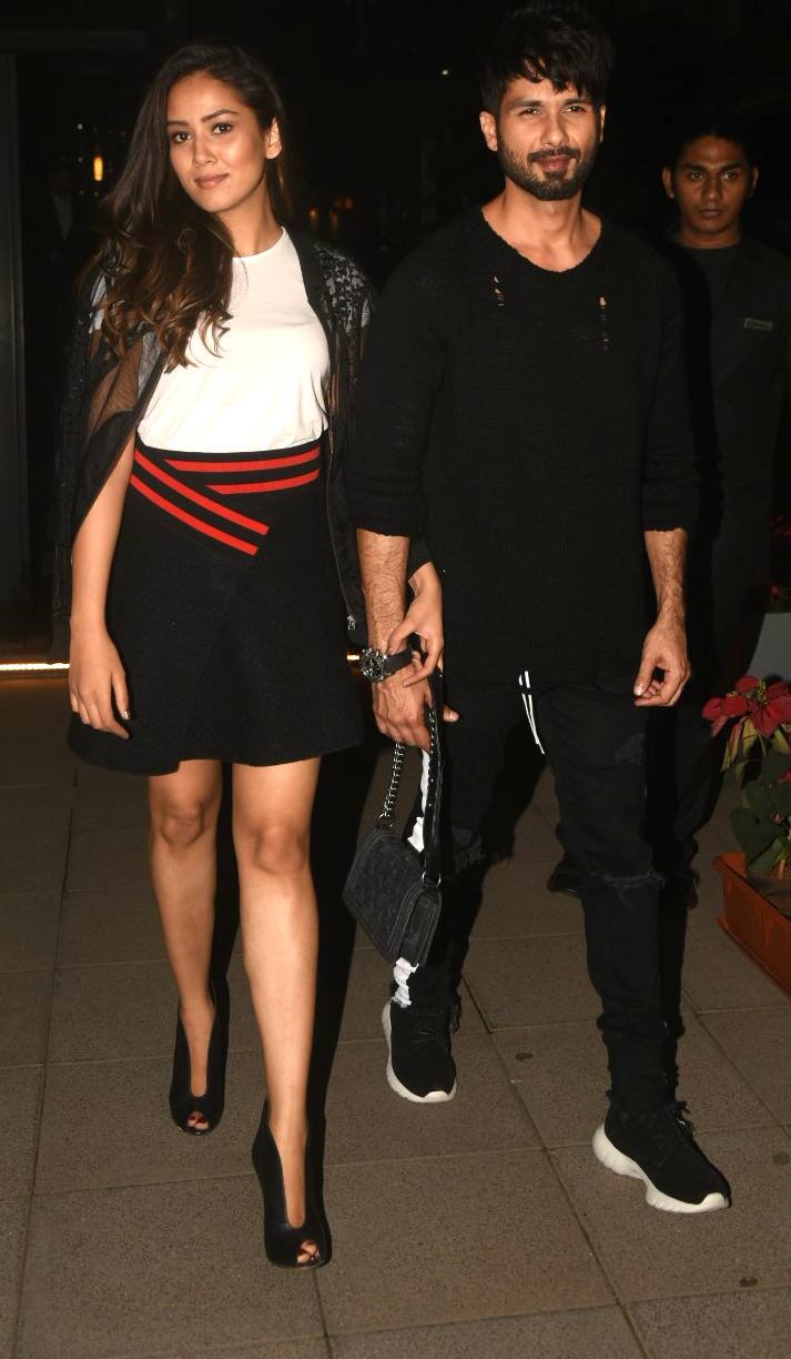 While Shahid was seen in a black tee and track pants, Mira looked gorgeous in a black skirt and white tee. (Photo: Manav Manglani)