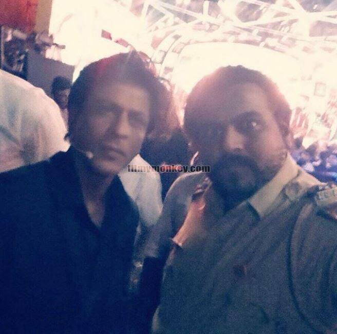 Here are some of Chintan's pictures from the past 4 years ever since he got famous with his 'Jallad' avatar. Chintan clicks picture with SRK during BB 7.