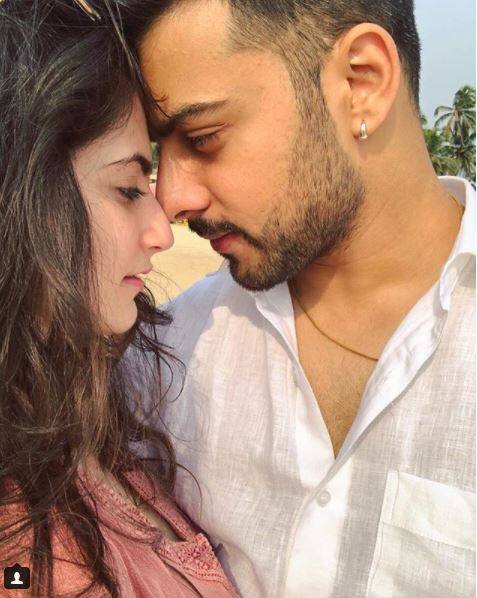 Going by the caption looks like its Shivaleeka who popped the question! 