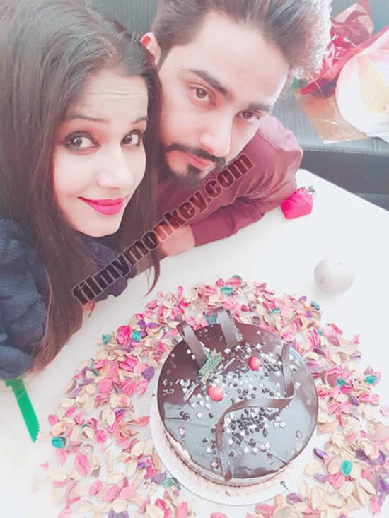 Azim and Mehjabi also have a 1.5 yr old daughter Aayat whose name she mentioned inside BB 11 house many times. The daughter was born 10 years after their marriage.