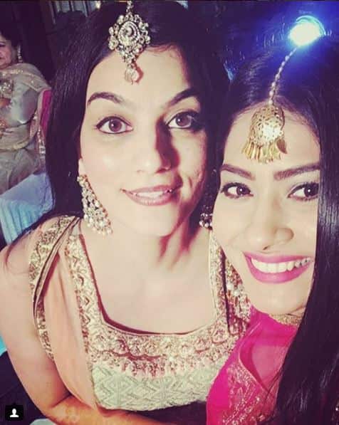 Krishna Mukherji shared this pic with the gorgeous bride Gurkiran(left)
