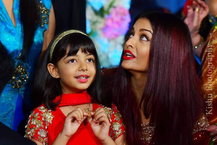 These candid clicks have closeup of Aishwarya and Aaradhya looking gorgeous as ever