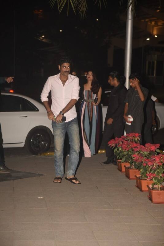Their good friend and actor Sikender Kher also accompanied the two to the birthday bash of producer Bunty Walia
