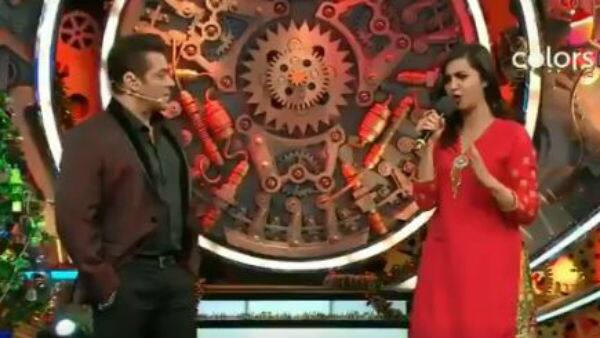 But after Hiten Tejwani's eviction, this time 'Weekend Ka Vaar' also saw another shocking elimination. Aawam's favorite Arshi Khan got evicted from the popular reality show which was  shocking as viewers were expecting her to be in Top 5 contestants. (Photo: Colors)