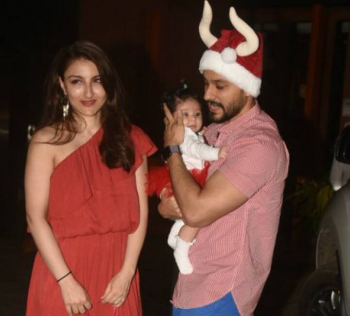 Also, the cute angel looking like an adorable santa in red & white outfit. (Photo: Manav Manglani)