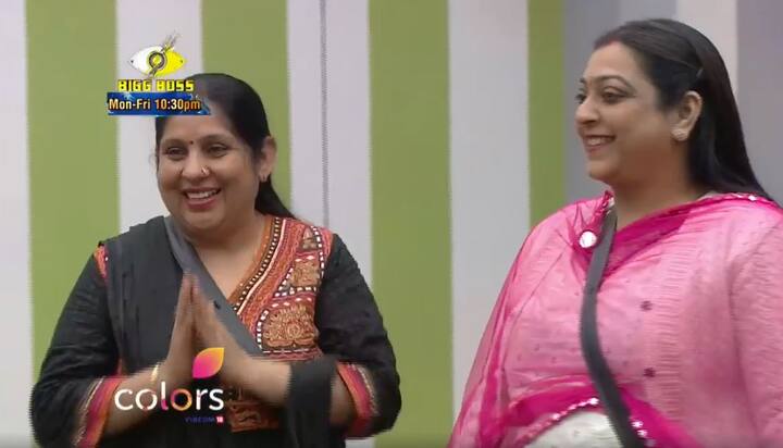 Here's a picture of the mothers of best buddies Priyank Sharma & Luv Tyagi together. (Photo: Colors)