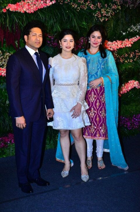 IN PICS: Sachin Tendulkar's daughter Sara looks like a DOLL at #