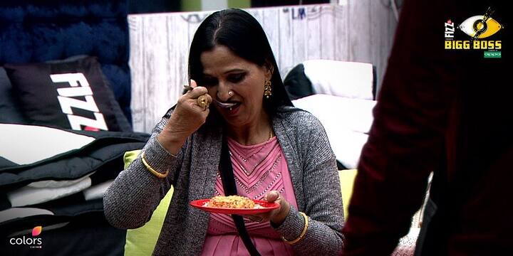 We saw cooking and comedy competitions in the house, which were judged by their relatives 'padosi' and while Shilpa Shinde won the cooking battle, Hina came out the winner of the comedy war.