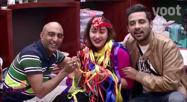 With yet another eviction, now the game gets more interesting as we see how the commoners are performing neck to neck with the popular celebs. Did you expect this elimination? Let us know in comments below! (Pic: Colors)