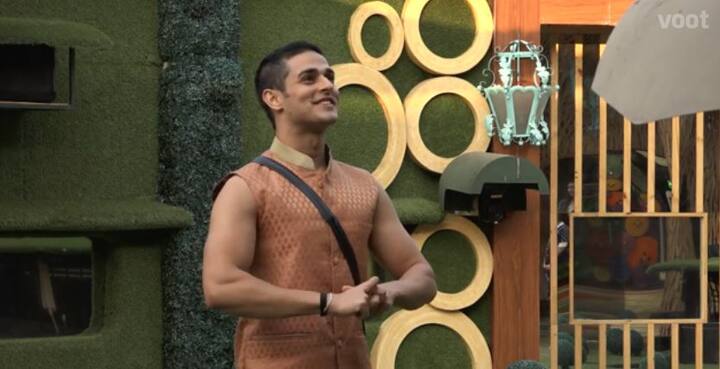During Saturday's (30th December) episode of 'Weekend Ka Vaar'. Priyank Sharma got eliminated from the 'Bigg Boss' house after receiving less votes as compared to Luv Tyagi. (Photo: Colors)