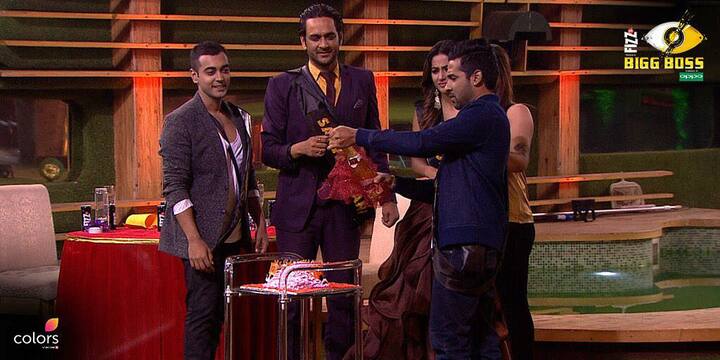 In yesterday's (31st December) episode, the remaining top 6 contestants were seen celebrating New Year with each other which was very entertaining for them as well as the viewers. (Photo: Colors)