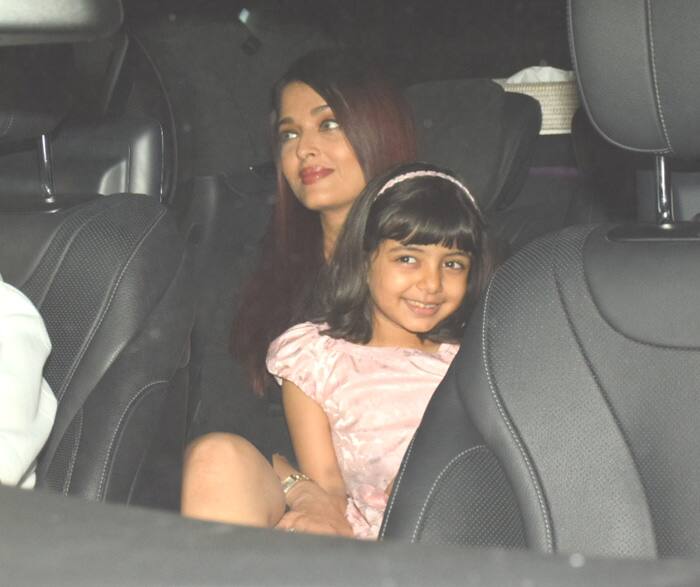 Aaradhya out on dinner with Daddy and Mommy