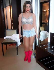 SEE PICS: Bold Film & TV actress turns into Punjabi Kudi, poses with Priyanka Chopra's mother at an event; Fans shocked!