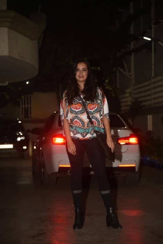 Dia Mirza posing for the shutterbugs[Pic Credit: Manav Manglani]
