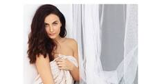 Ex 'Bigg Boss' contestant Elli AvrRam looks SUPER HOT in these photo shoot pics!