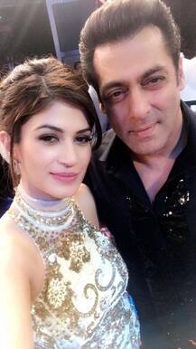 Bigg Boss 11 contestants party with Salman Khan after Shilpa Shinde lifted the winner's trophy!