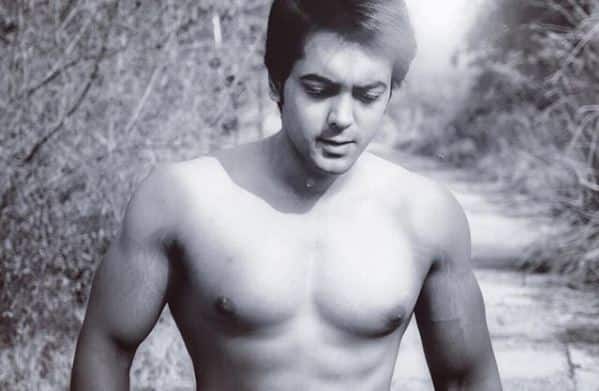 The popular contestant recently uploaded a shirtless pic on his fans' demand and oh boy! Luv is looking smokin' hot in the pic 