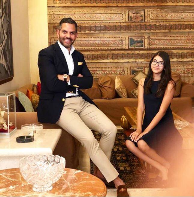 Here's Dad Sanjay posing with his teenage daughter Samaira 2 days ago as the kids went to see him. (Pic: Priya Instagram)