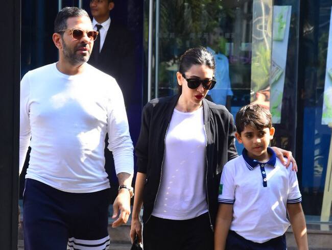 The ex-couple was casually clad and the boy wore short and tee