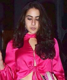 PICS: Saif Ali Khan's daughter Sara Ali Khan looks like a true DIVA post dinner with friends!