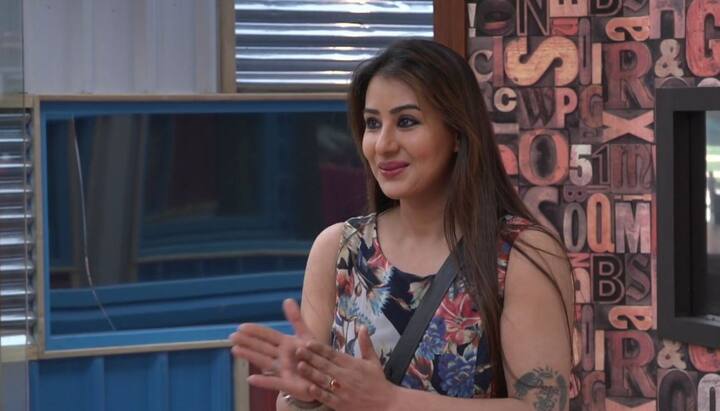 Shilpa Shinde made a record on Twitter once again after winning Bigg Boss 11 with over 1.5 million tweets for the third time. 'Queen Shilpa Returns' remained on top trends on Saturday night! 