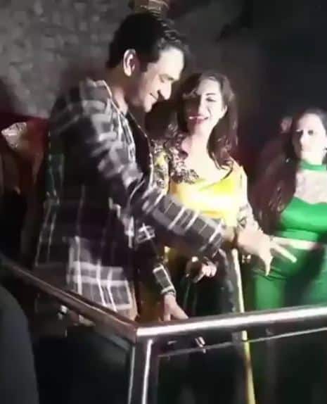 It was all fun and dance at Bigg Boss 11 reunion bash and while Vikas Gupta, Arshi Khan, Akash Dadlani and others were spotted at the get-together party, winner Shilpa Shinde was missing 