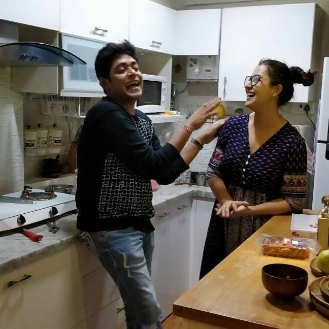 Shilpa and Sabya seem to have had loads of fun during their 'kitchen affair'. We wonder though what they 'cooked'! Any guesses?