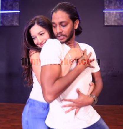 We totally love their chemistry! What do you guys think about the couple? Drop your comments below!