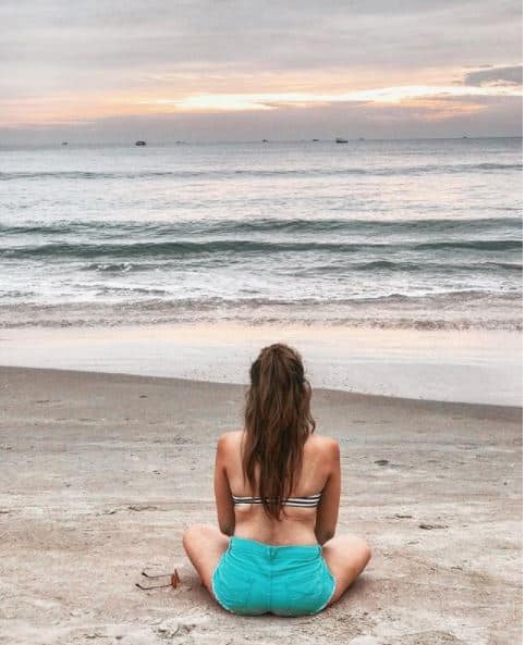 She posted few pictures of her in beach wear from her holidays where she looks stunning. In one of the pictures she posed in blue hot pants and flaunted her sexy back.
