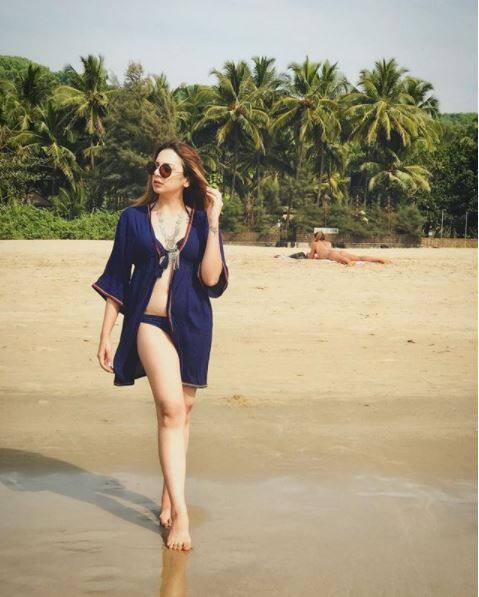  Nitibha looked fashionably chic and stylish in a blue bikini which she teamed up with jewellery.