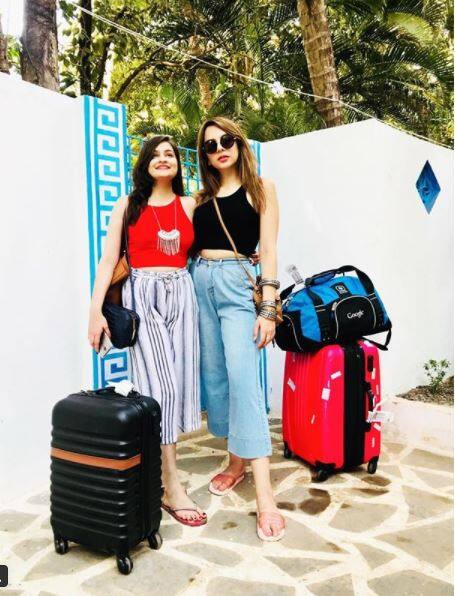 Nitibha is vacationing with her bestie and also shared a pic of the duo with their luggage! 