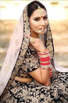 'Diya Aur Baati Hum' actress Rishina Kandhari posts bold BIKINI pics on Valentine's Day only to DELETE them!