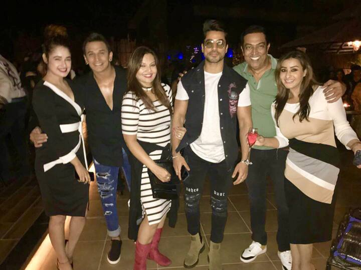 Here's the epic picture with four winners of Bigg Boss posing together that we have never seen before. While we have already talked about the rest, the only one left out is Deepshikha .. and she was inside the glass walled house as a co-contestant of Gautam Gulati in BB 8. Vindu thanked all of them with this pic and wrote -