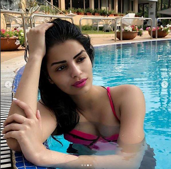 Sonali captioned one of the pic as: “Life is simple just add water!!!