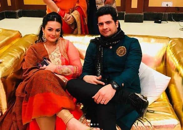 The actor got hitched to Bengaluru based non-industry girl Hitisha in a hush hush wedding ceremony in Delhi in the presence of family and close friends with only actor Karan Mehra and wife Nisha from the TV industry as guests.