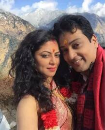 PICS: Kavita Kaushik looks stunning as she performs 'Chakrasan' in a BIKINI by the sea!