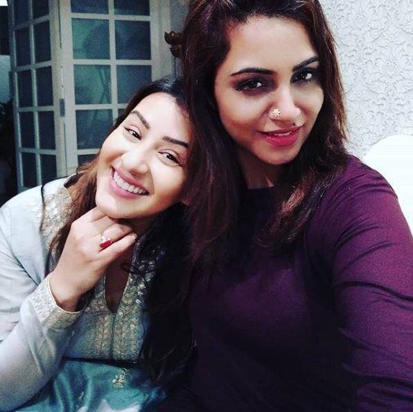 Arshi posted few pictures with Shilpa on social media. Arhsi posted this pic on Instagram with the caption, 