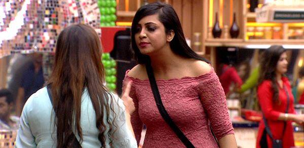 The latest pictures of Arshi & Shilpa together will surely make their fans very happy! (Photo: Colors)