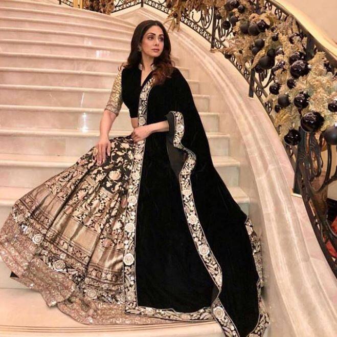Akash chose this Queen-like picture of Sridevi quite aptly for this announcement and writes a beautiful note for his followers saying how sad he was with her departure. (Pic: Instagram)
